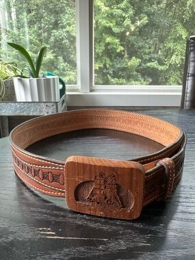 Vintage 1977 Wood Brown Cowhide Leather Men’s Belt with Ship Laser Craft Size 32